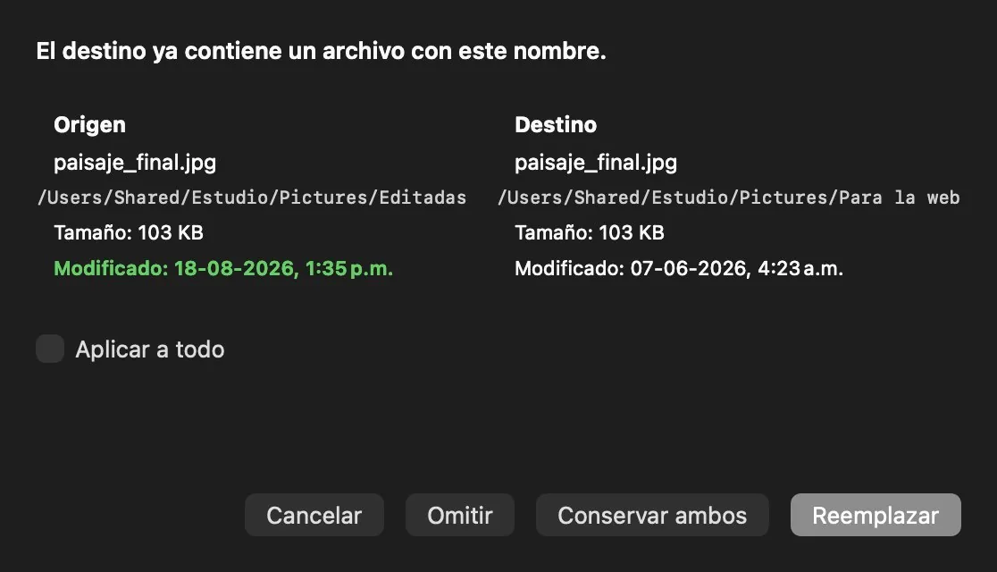 Diálogo de conflicto: el mismo archivo en origen y destino, con la ruta, el tamaño y la fecha de cada uno, casilla «Aplicar a todo» y los botones Cancelar, Omitir, Conservar ambos y Reemplazar.