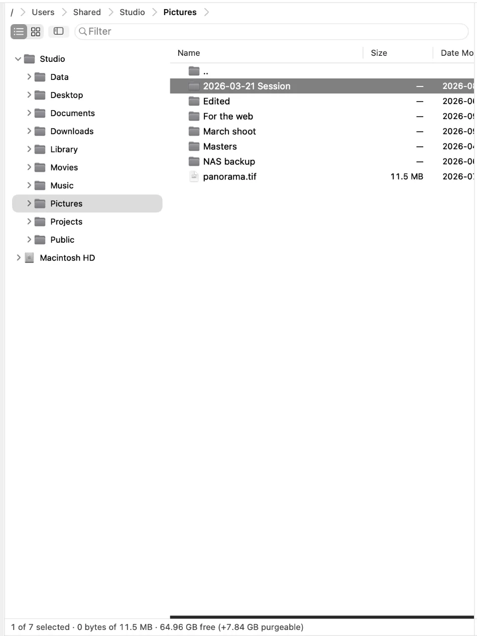 Pictures in the left pane, with the folder tree beside it: six folders and one file